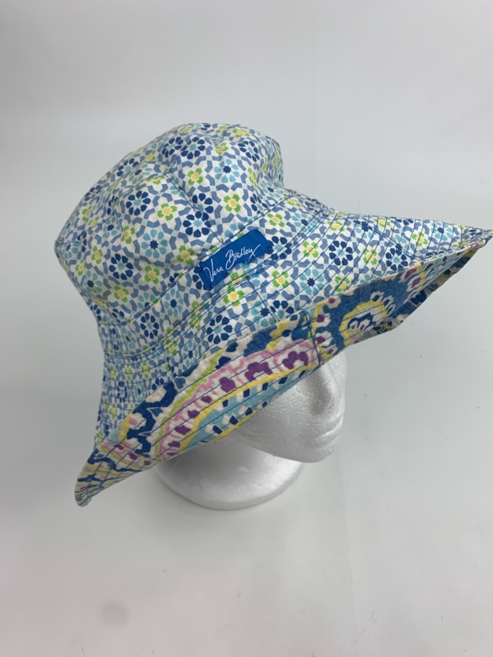 Vera Bradley Blue Floral Mosaic Reversible Bucket Sun Hat Blue white green